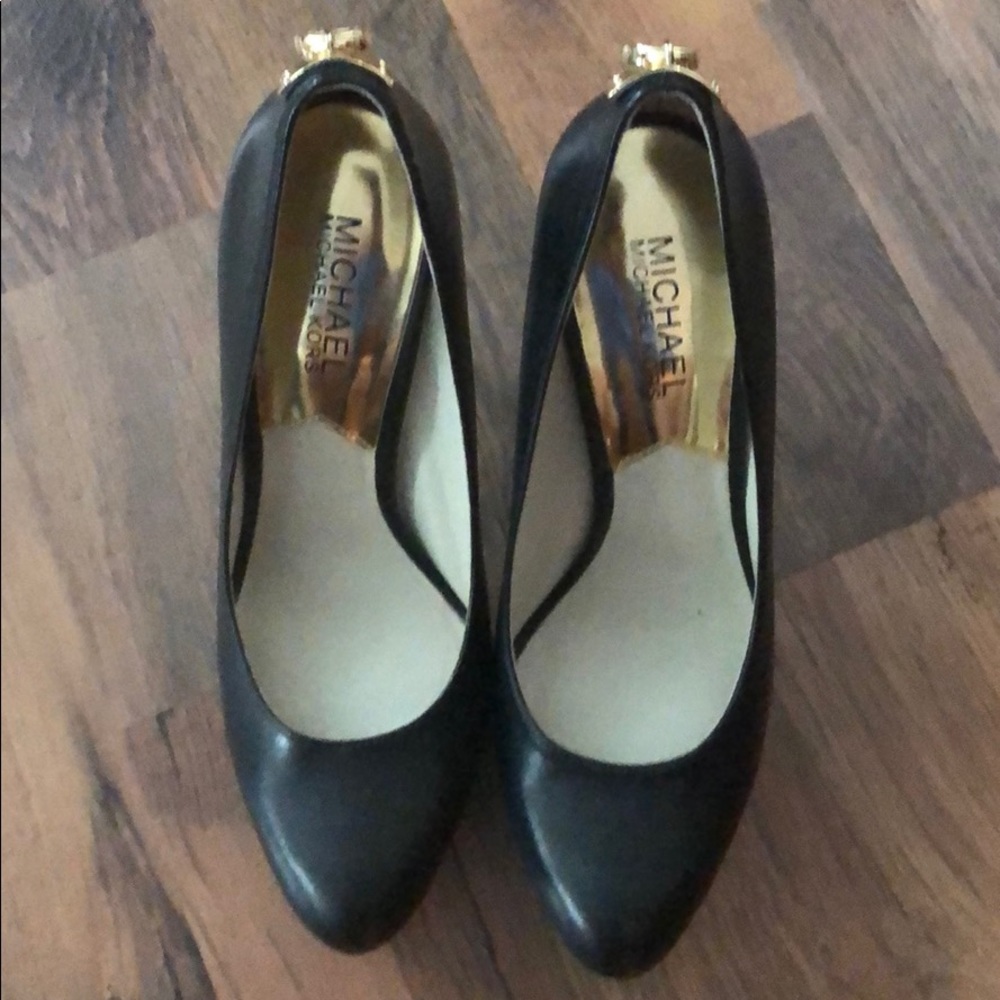 Michael Kors pumps